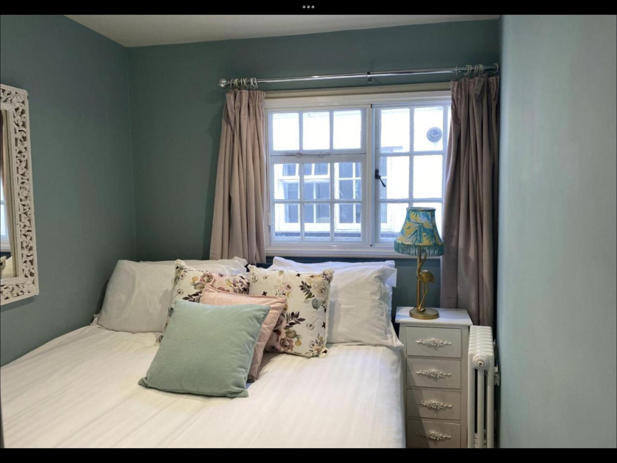 Monmouth House Apartments, Lyme Regis Old Town, Dog Friendly, Parking Extérieur photo