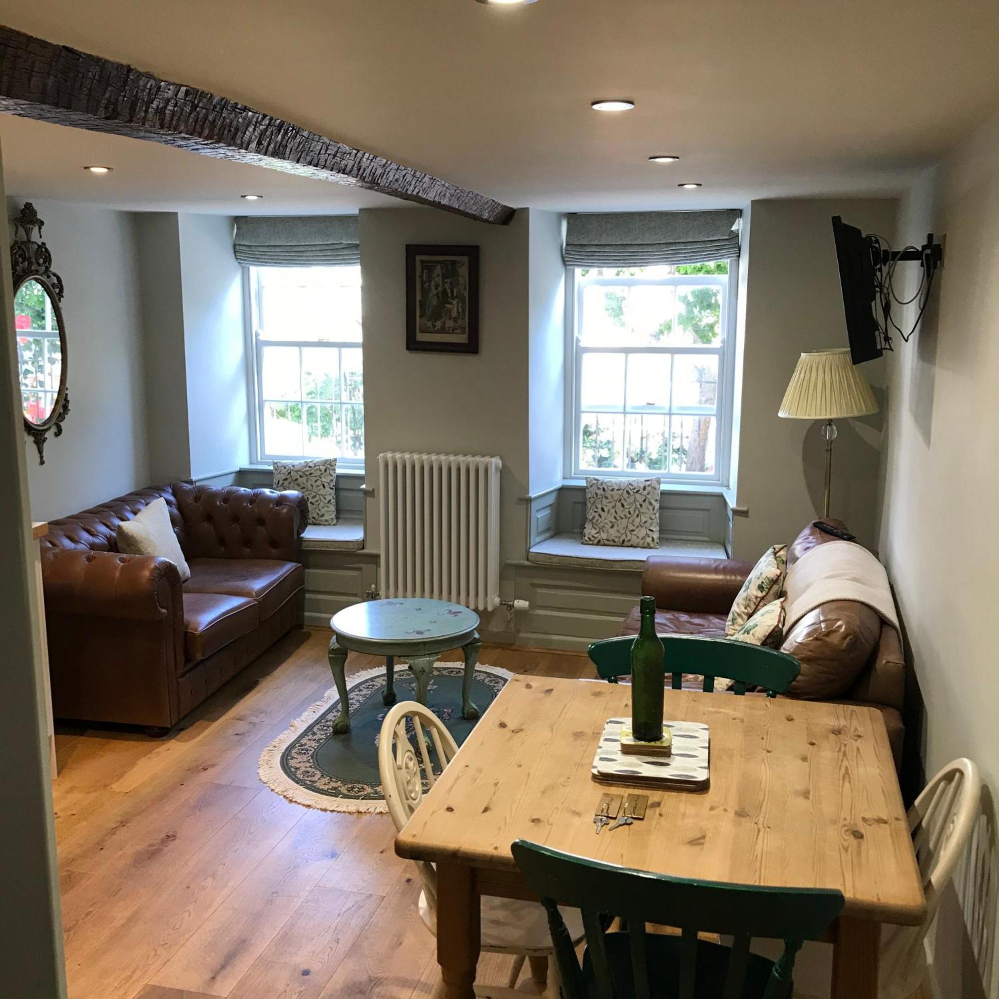Monmouth House Apartments, Lyme Regis Old Town, Dog Friendly, Parking Extérieur photo